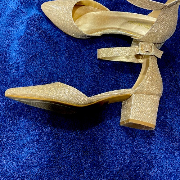DREAM PAIRS x Size 11 x "Annee" Gold Glitter Pump - Picture 3 of 7
